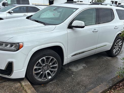 Used 2023 GMC Acadia Denali w/ Denali Ultimate Package image 4