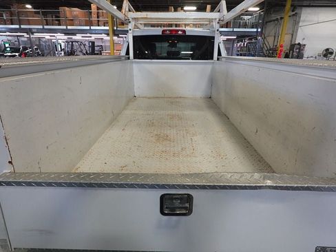 Used 2022 RAM 3500 Tradesman w/ Chrome Appearance Group AWD/4WD image 26