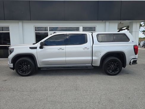 Certified 2022 GMC Sierra 1500 Elevation w/ LPO, Elevation Black Package RWD image 4