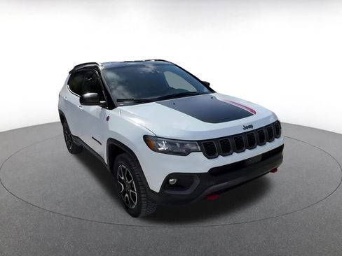 Used 2025 Jeep Compass Trailhawk w/ Trailer Tow Group image 3