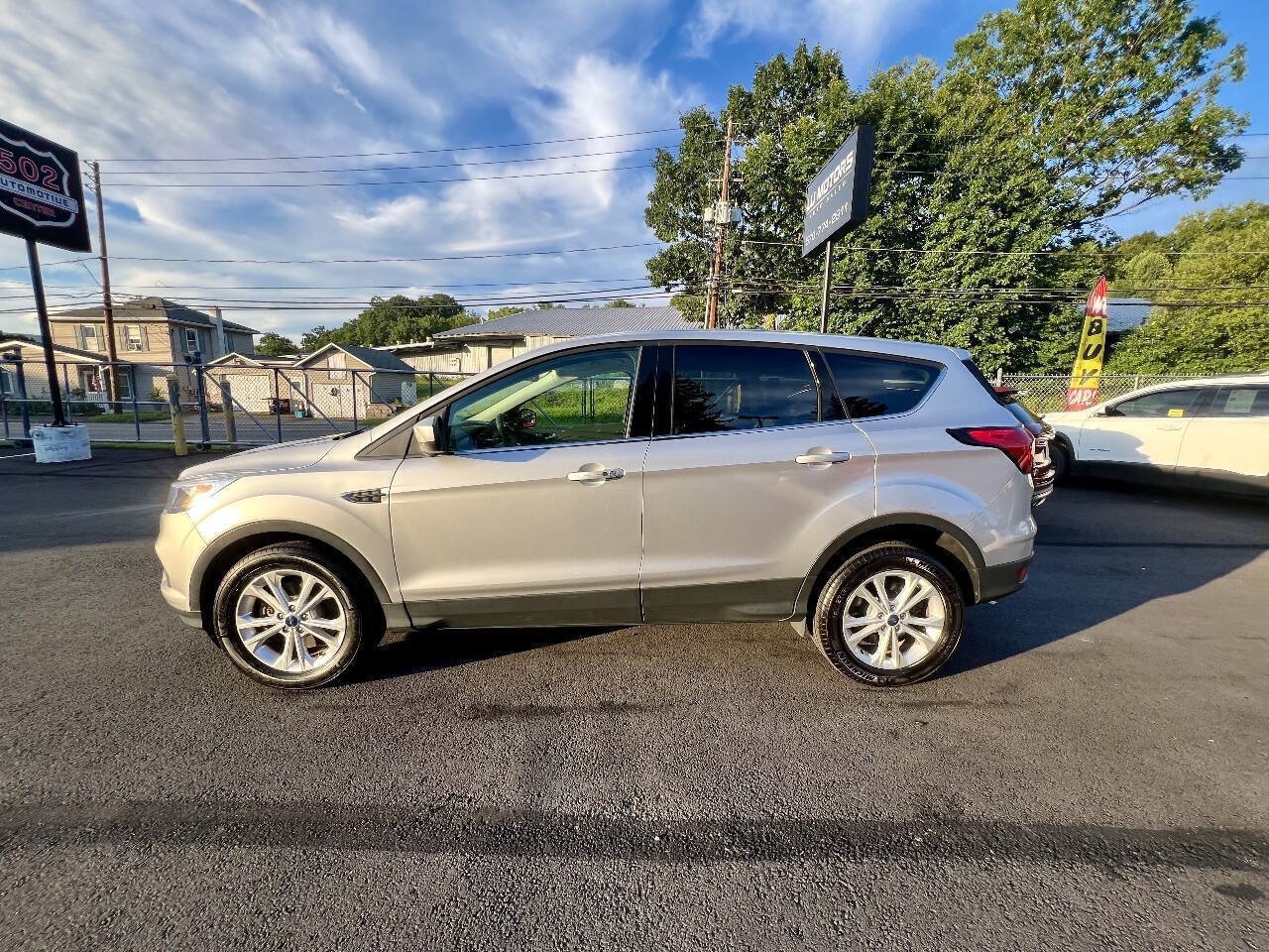 Used 2019 Ford Escape SE AWD/4WD image 2