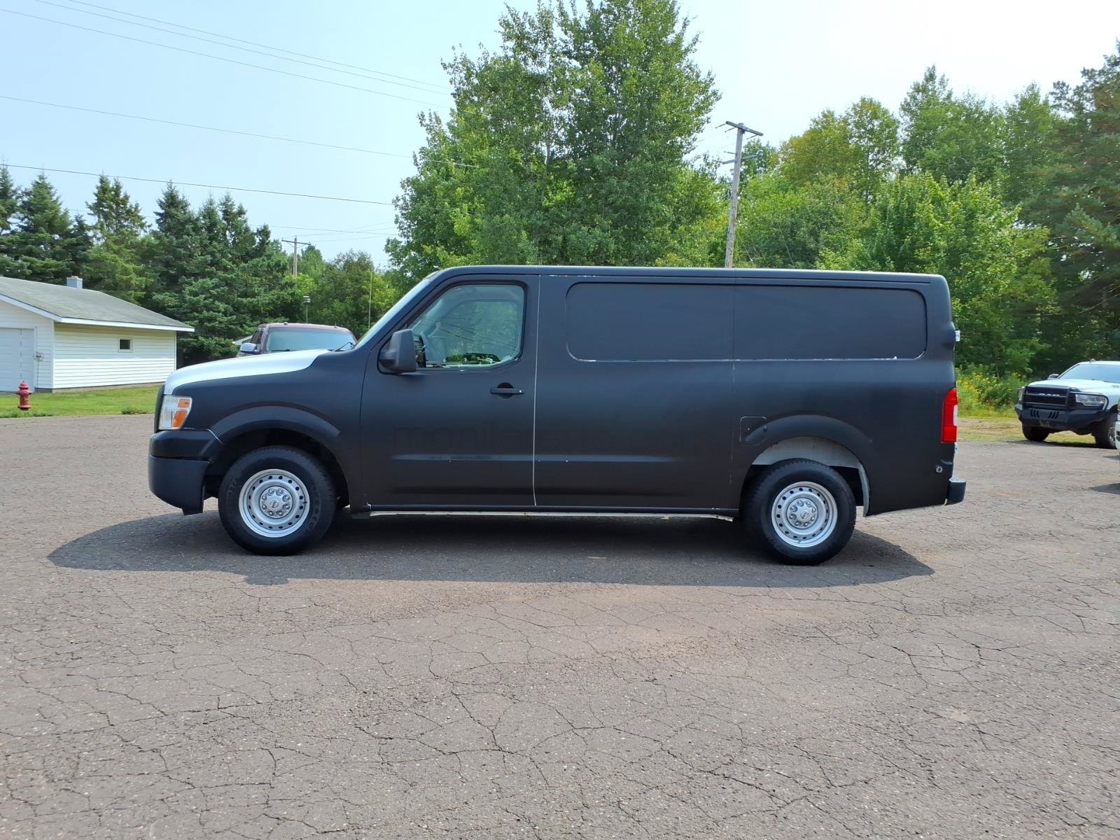 Used 2012 Nissan NV 1500 S w/ Side Curtain Airbag Pkg RWD image 2