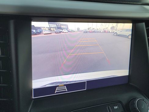 Used 2023 GMC Acadia SLE image 9