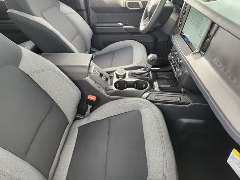 New 2026 Ford Bronco 4-Door w/ Sasquatch Package AWD/4WD image 11