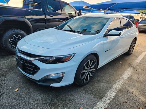 Used 2020 Chevrolet Malibu RS FWD image 2