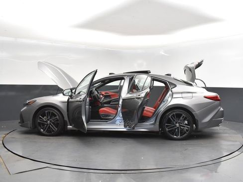 Used 2025 Toyota Camry XSE image 46