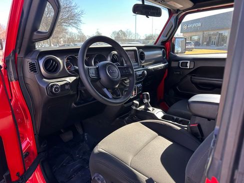 Used 2023 Jeep Wrangler Sport S image 16