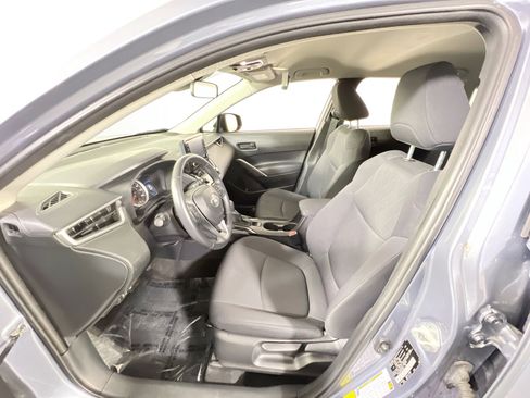 Used 2022 Toyota Corolla Cross LE AWD/4WD image 19