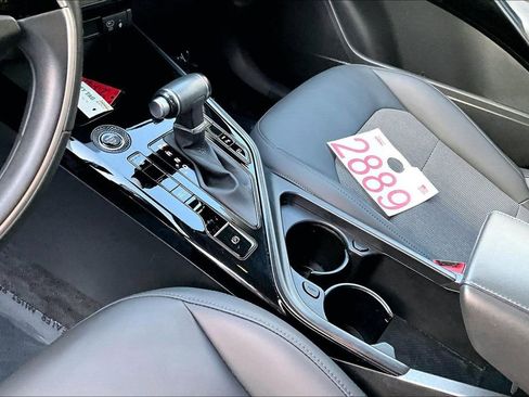 Used 2023 Kia Niro EX image 10