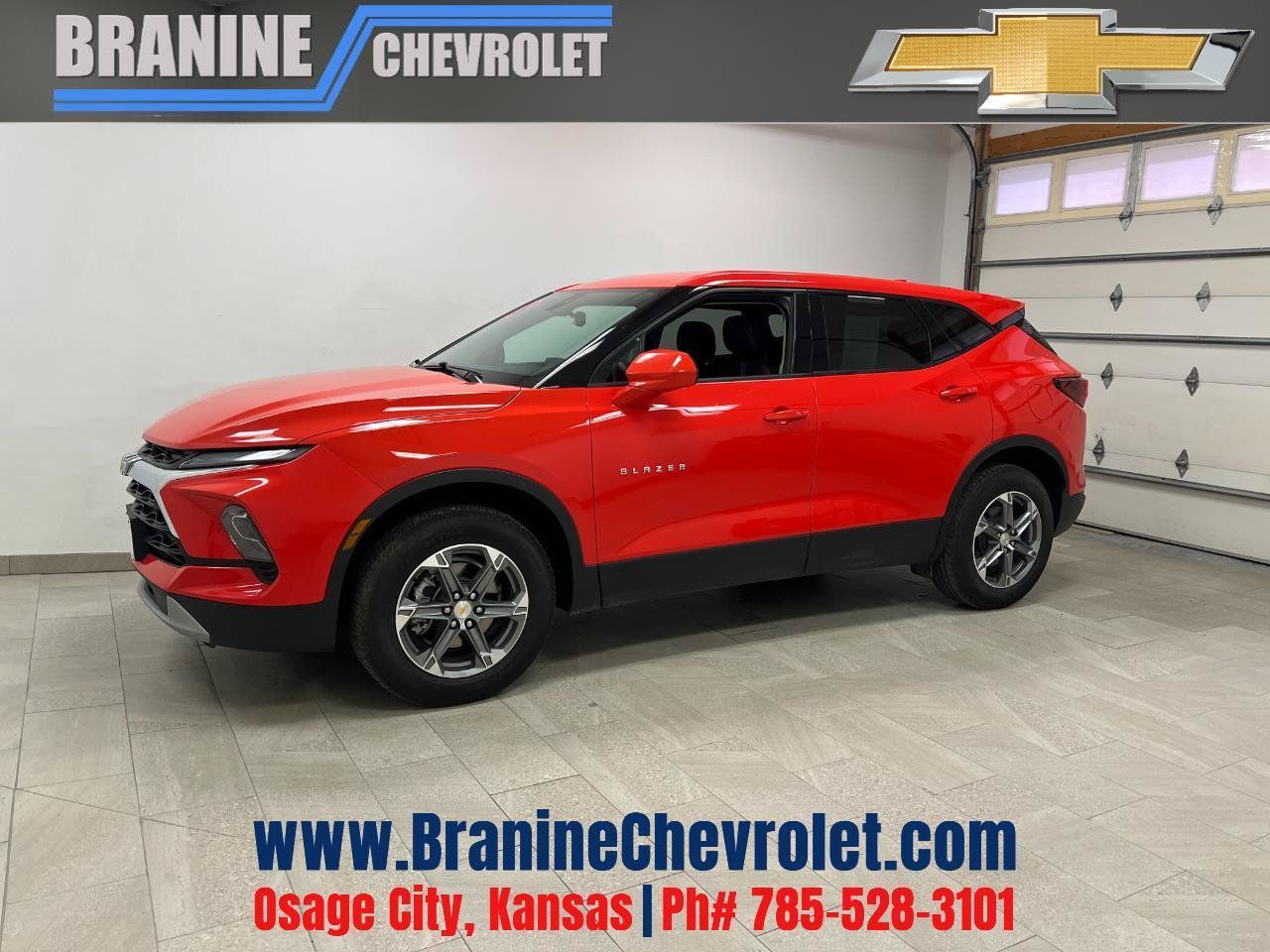Used 2026 Chevrolet Blazer LT FWD image 1
