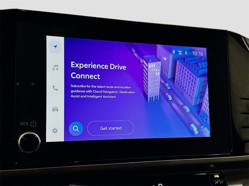 Used 2025 Toyota Camry SE image 12