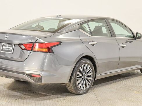 Used 2024 Nissan Altima 2.5 SV image 9