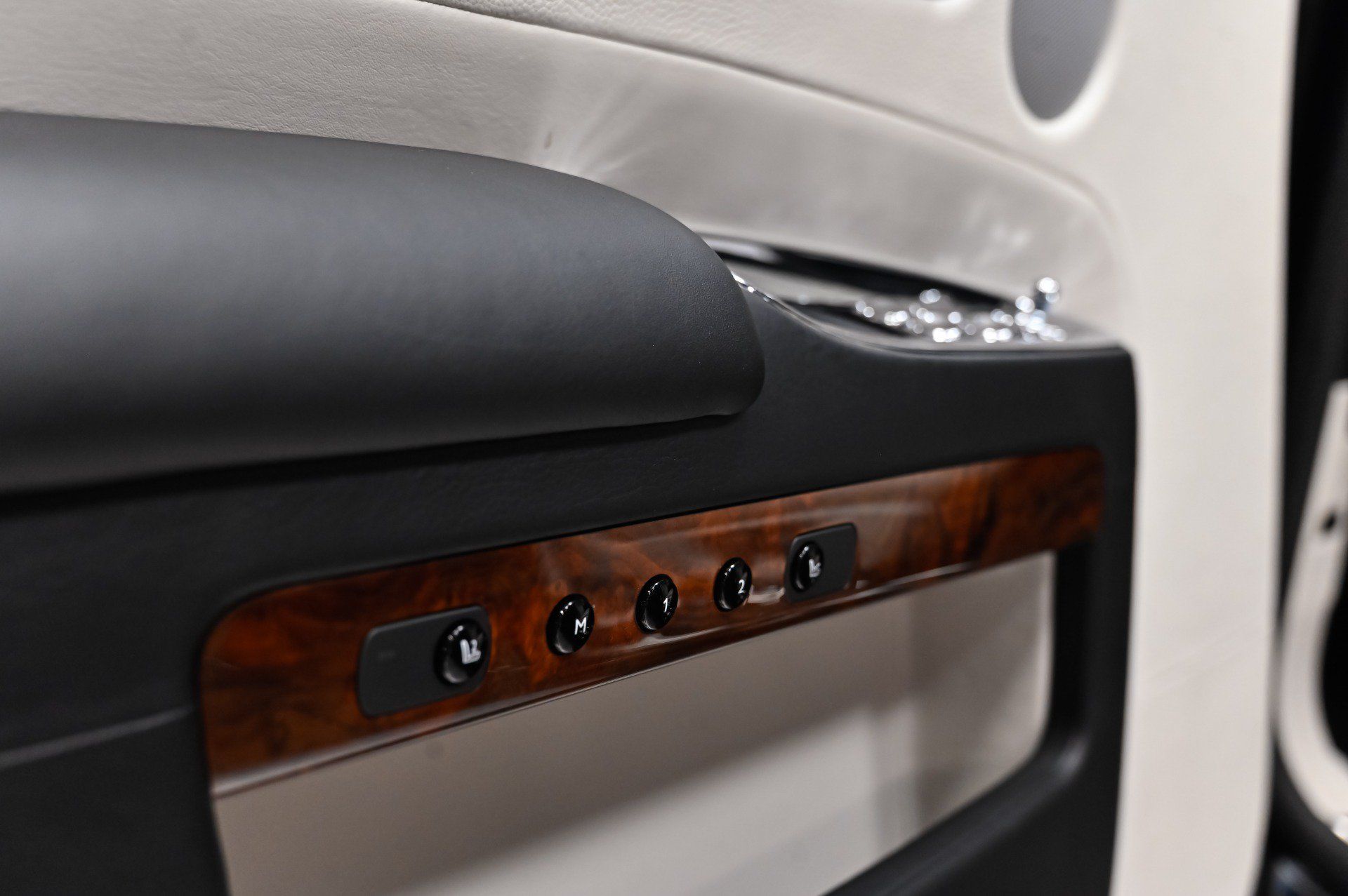 Used 2012 Rolls-Royce Ghost RWD image 9