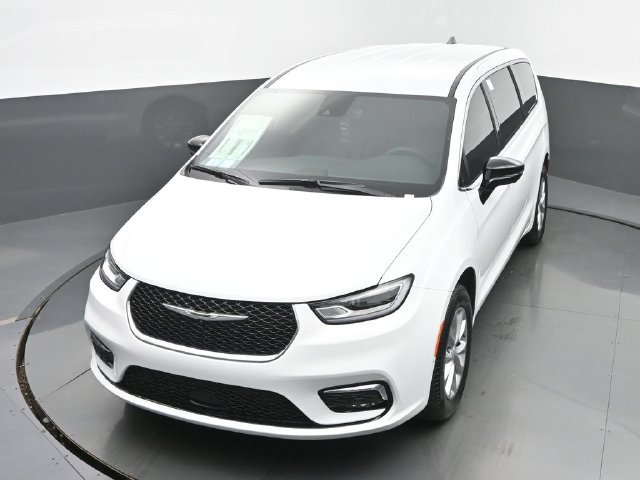 New 2025 Chrysler Pacifica Select w/ Uconnect Theater Family Group AWD/4WD image 38