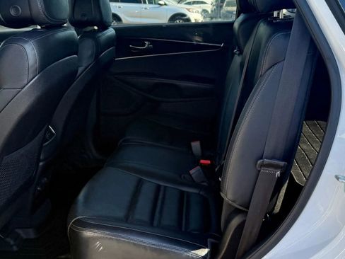 Used 2016 Kia Sorento EX image 9