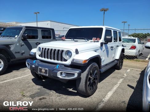 Used 2024 Jeep Wrangler Unlimited Sahara AWD/4WD image 1
