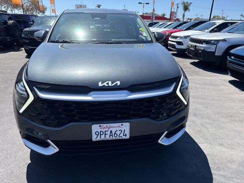 Used 2025 Kia Sportage EX FWD image 4
