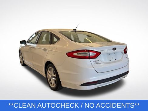 Used 2014 Ford Fusion SE FWD image 2