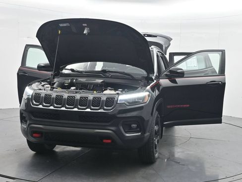 Used 2023 Jeep Compass Trailhawk w/ Trailhawk Elite Group AWD/4WD image 43