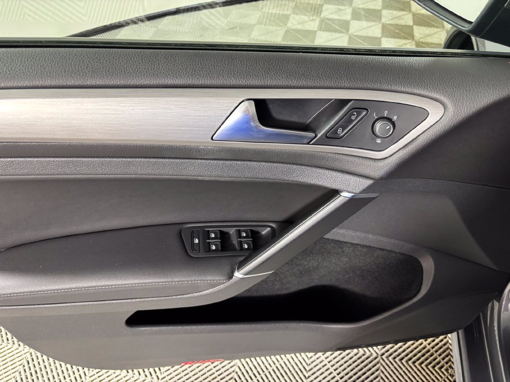 Used 2017 Volkswagen Golf Wolfsburg Edition FWD image 13