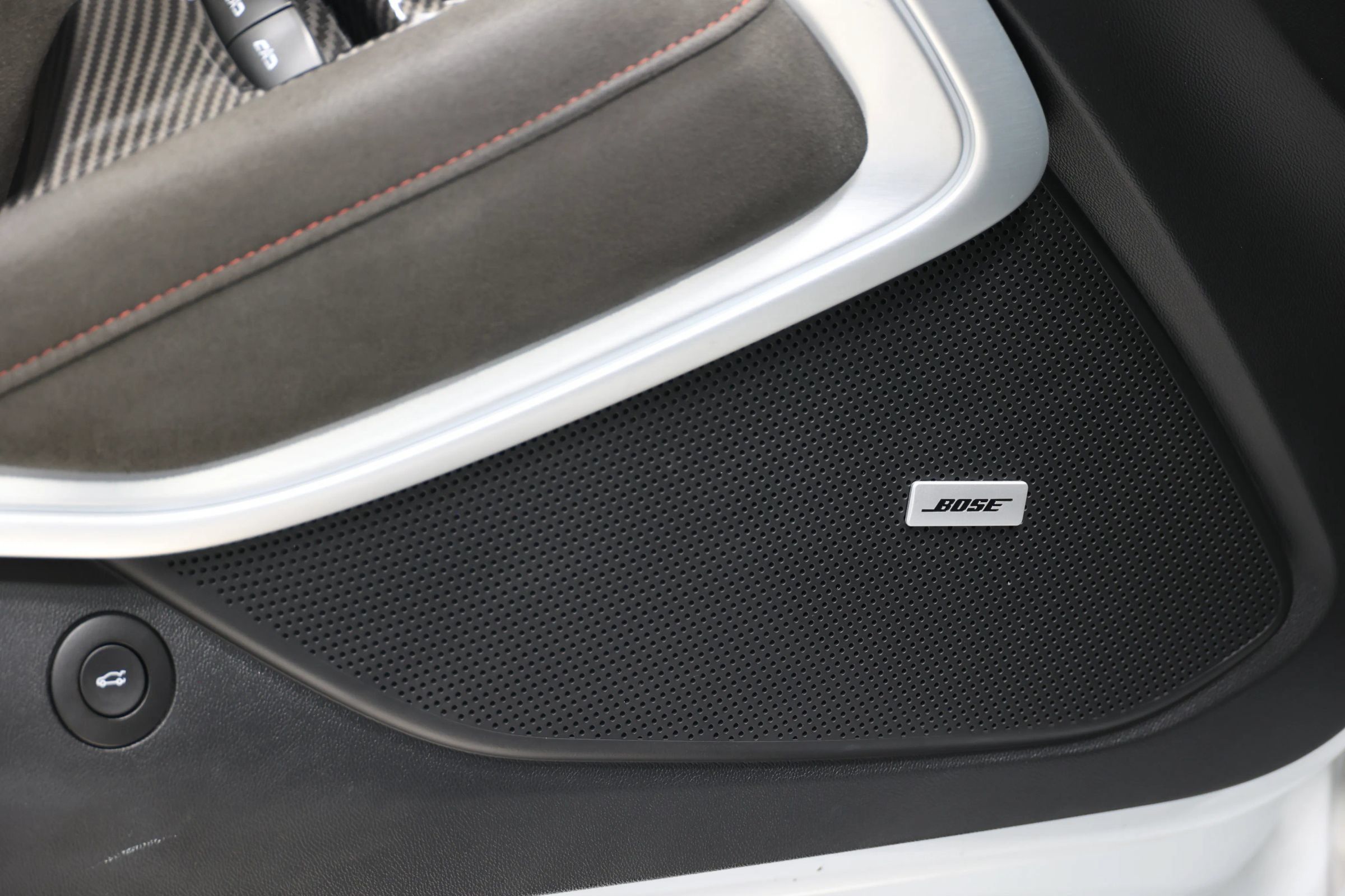 Used 2018 Chevrolet Camaro ZL1 RWD image 13