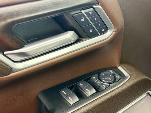 Used 2024 GMC Sierra 2500 Denali w/ Denali Reserve Package image 18