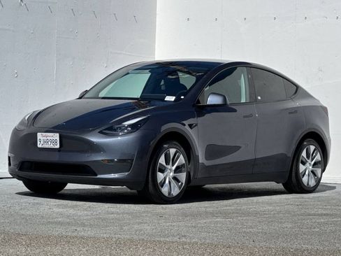 Used 2023 Tesla Model Y Long Range AWD/4WD image 7