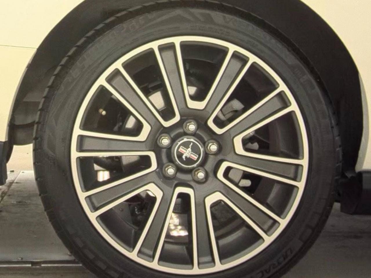Used 2010 Ford Mustang GT RWD image 16
