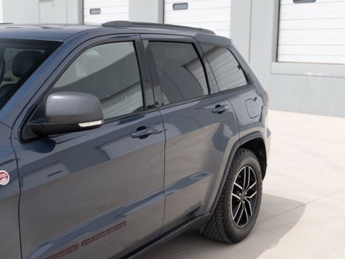 Used 2021 Jeep Grand Cherokee Trailhawk AWD/4WD image 12
