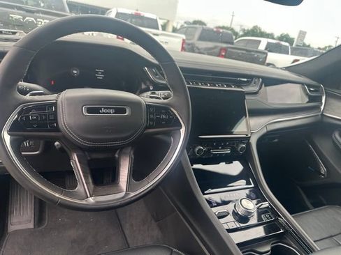 Used 2023 Jeep Grand Cherokee Overland w/ MOPAR Finishing Package AWD/4WD image 6