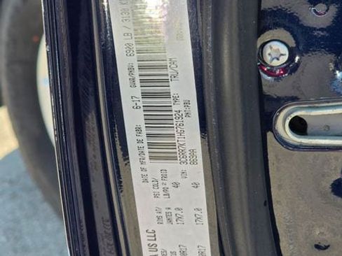 Used 2017 RAM 1500 ST w/ SXT Appearance Group AWD/4WD image 26