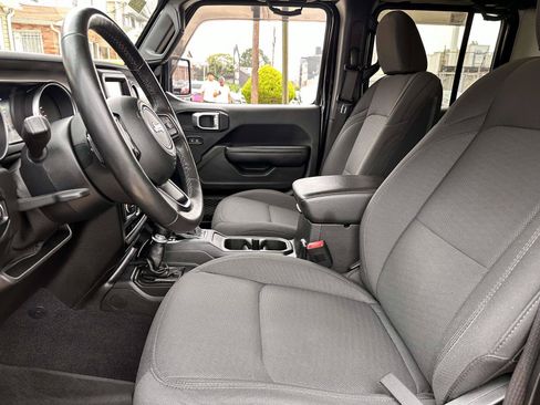 Used 2020 Jeep Gladiator Sport w/ Quick Order Package 24S AWD/4WD image 13