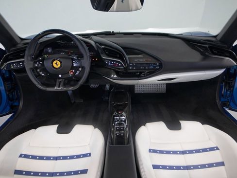 Used 2024 Ferrari SF90 Spider image 32