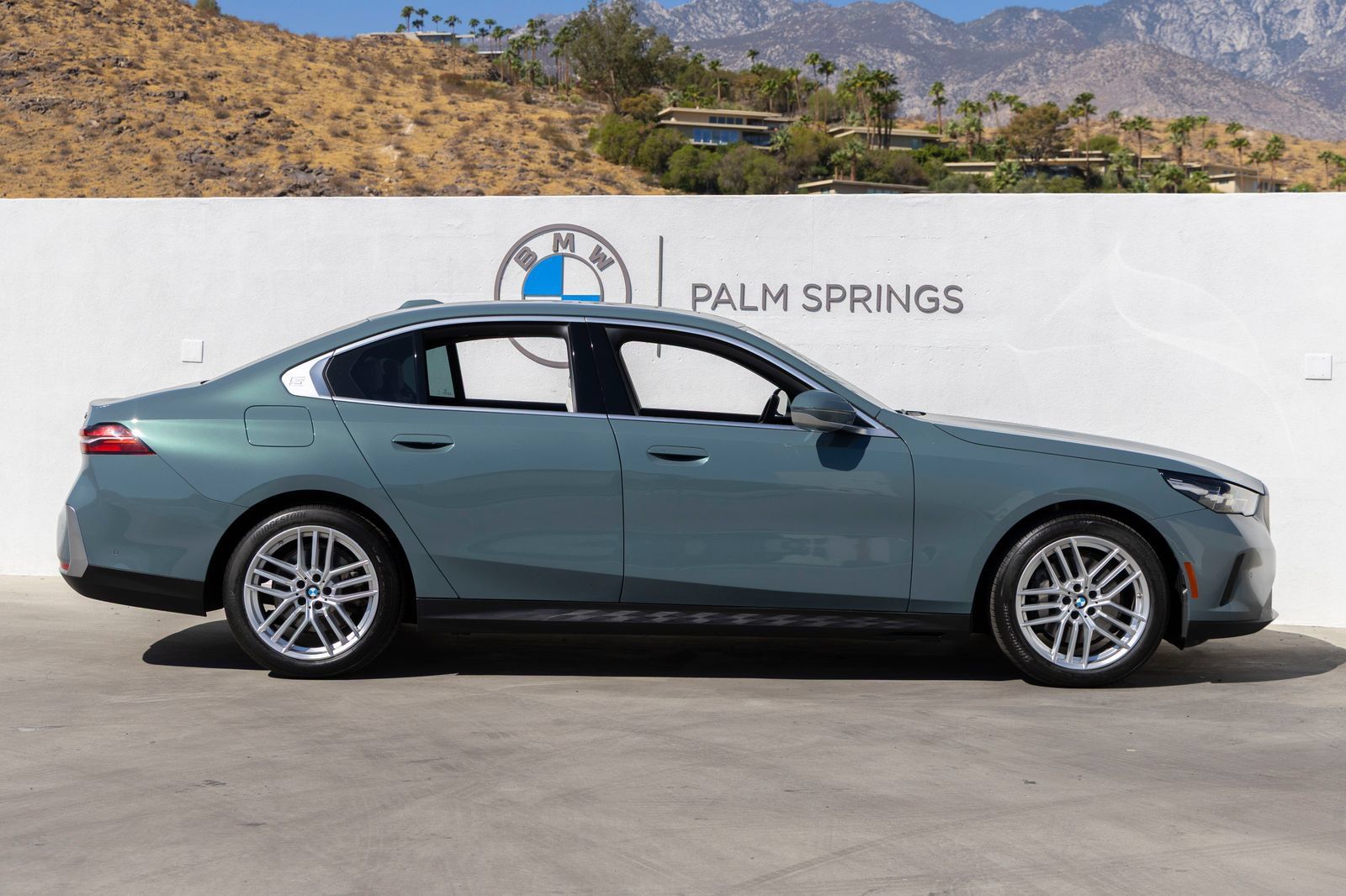 Certified 2024 BMW 530i w/ Convenience Package RWD image 6
