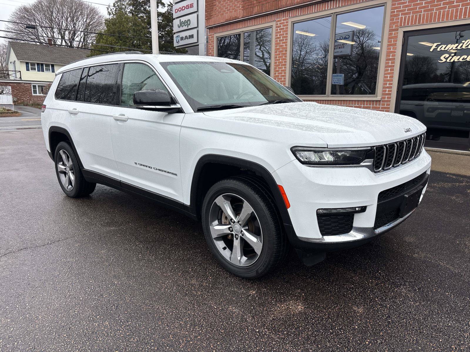 Used 2022 Jeep Grand Cherokee L Limited AWD/4WD image 29