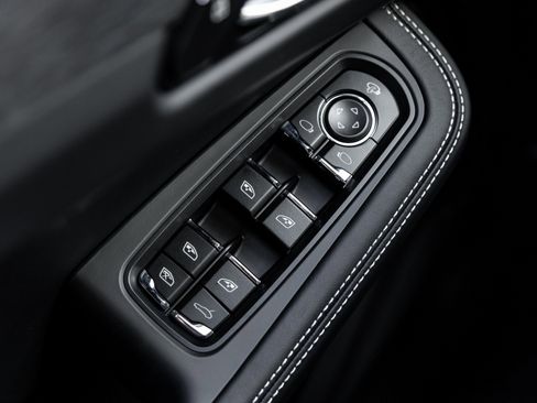 New 2026 Porsche Macan GTS image 19