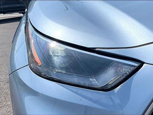 Used 2022 Toyota Highlander XLE AWD/4WD image 30