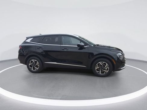 Used 2025 Kia Sportage LX FWD image 9