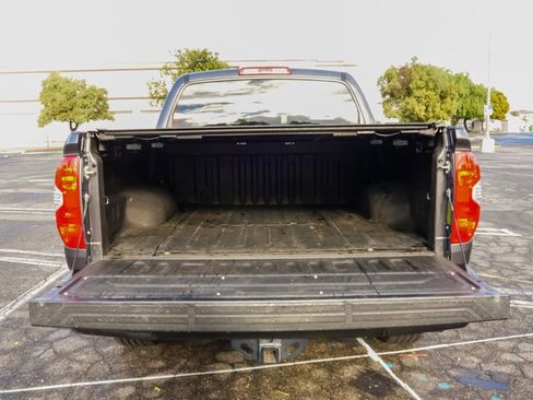 Used 2014 Toyota Tundra Limited w/ Limited Premium Package image 10