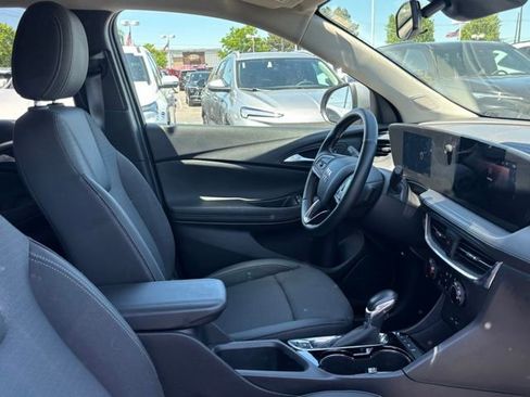 Certified 2024 Buick Encore GX Preferred w/ Comfort Package AWD/4WD image 16
