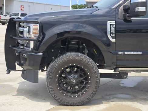 Used 2021 Ford F250 Platinum w/ FX4 Off-Road Package AWD/4WD image 8
