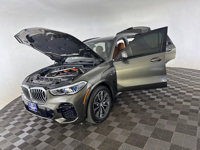 Used 2022 BMW X5 xDrive45e w/ M Sport Package AWD/4WD image 13