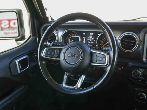 Used 2020 Jeep Wrangler Unlimited Sahara w/ Uconnect 4C Nav & Sound Group AWD/4WD image 15