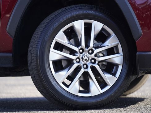 Used 2022 Toyota RAV4 XLE Premium image 36