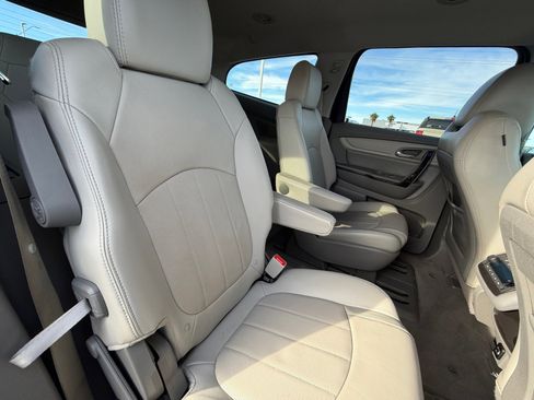 Used 2017 Chevrolet Traverse Premier image 18