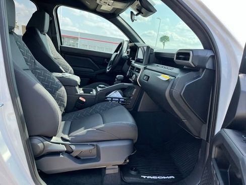 New 2026 Toyota Tacoma SR AWD/4WD image 22