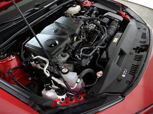 Used 2025 Toyota Camry SE image 32