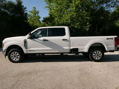 Used 2024 Ford F350 XLT AWD/4WD image 2