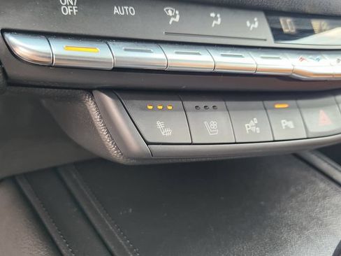 Used 2022 Cadillac XT4 Premium Luxury w/ Enhanced Visibility Package AWD/4WD image 27