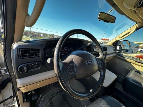 Used 2005 Ford Excursion Eddie Bauer image 90